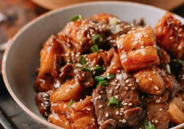 老油条炒牛肉 Stir-fried Beef with Crispy Fried Dough Sticks